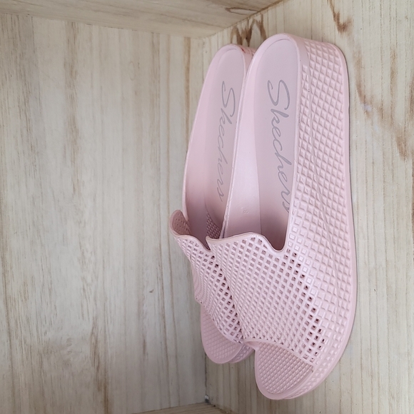 Skechers Plastic Waffle Design Open Toe Wedges - Picture 5 of 8